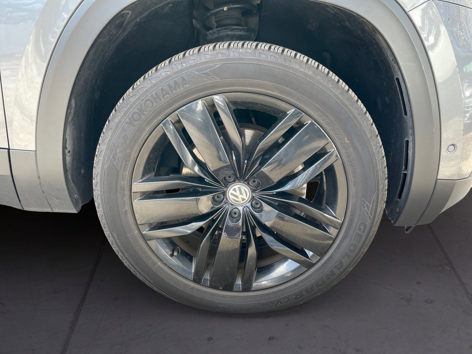 Used 2018 Volkswagen Atlas SEL Premium image 14