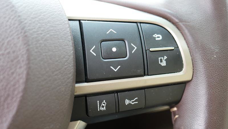 Used 2018 Lexus ES 350 w/ Luxury Package w/Wood Trim image 12