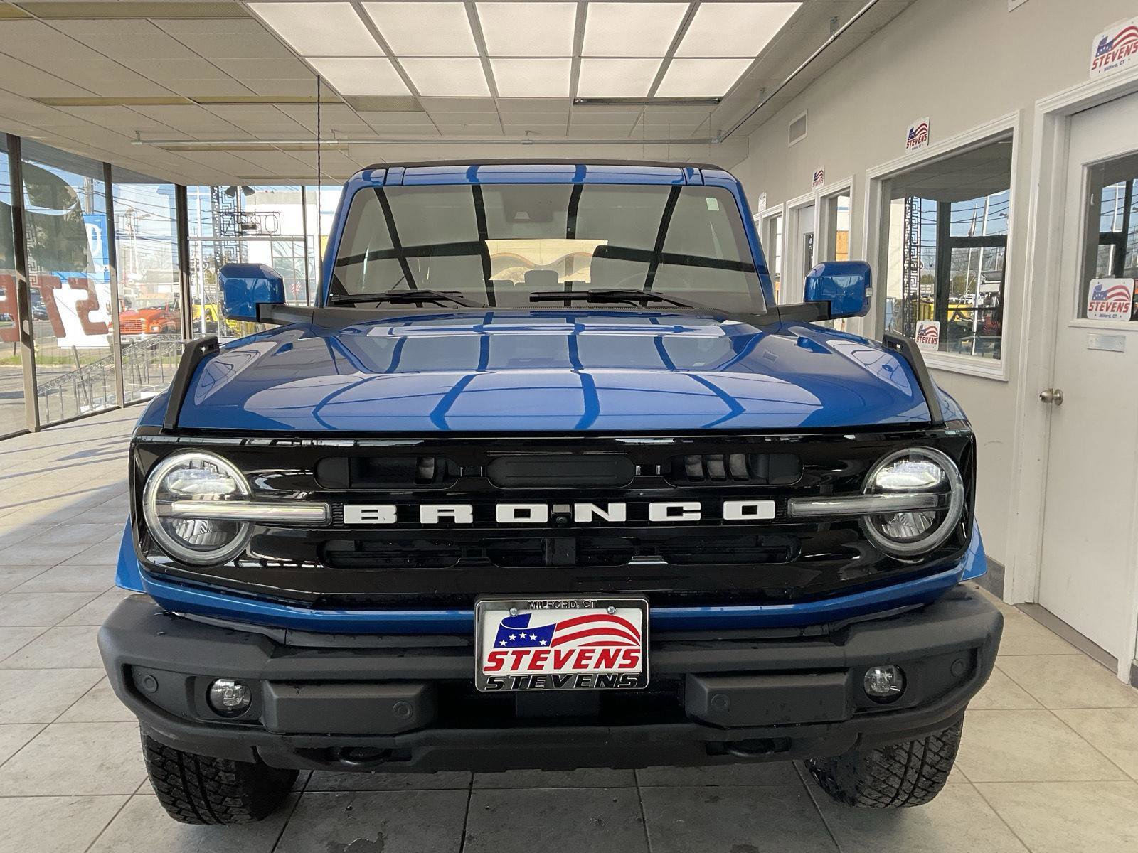 Used 2022 Ford Bronco Outer Banks image 2