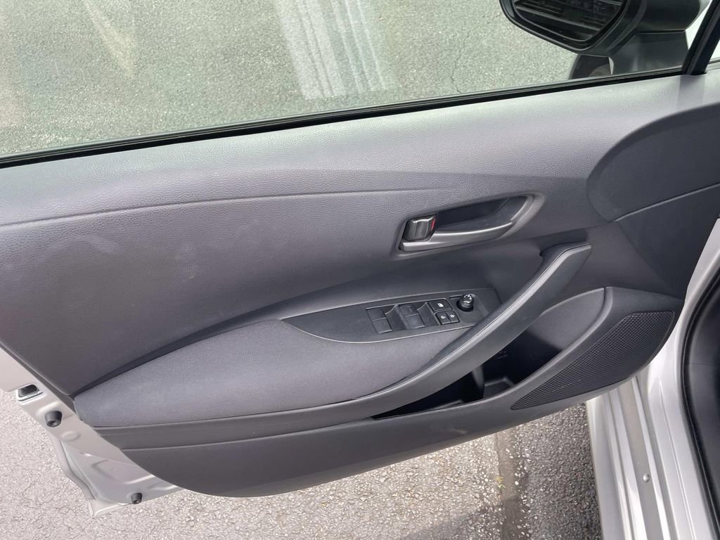 Used 2022 Toyota Corolla LE image 17