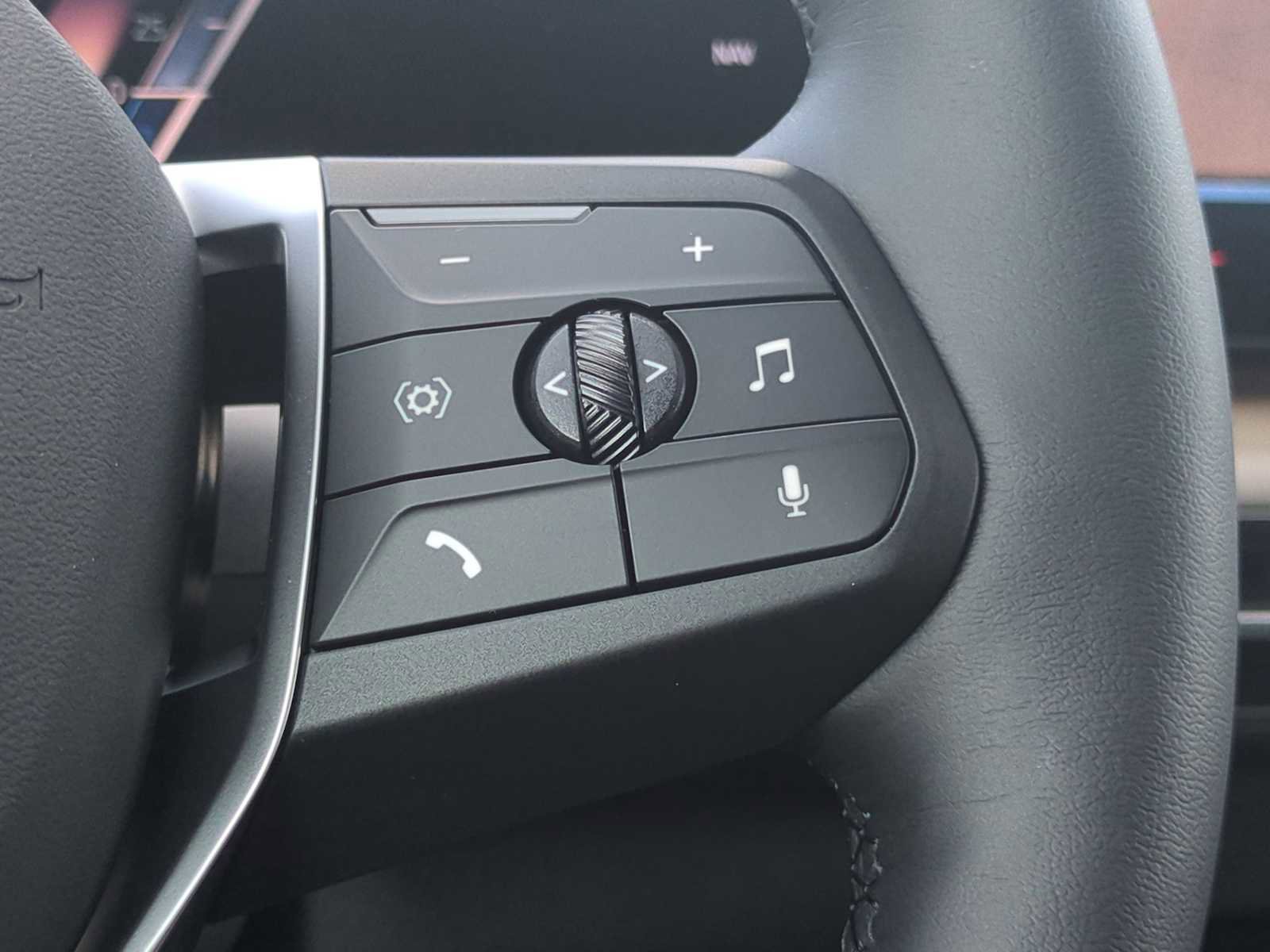 Used 2025 BMW X1 xDrive28i w/ Technology Package image 25