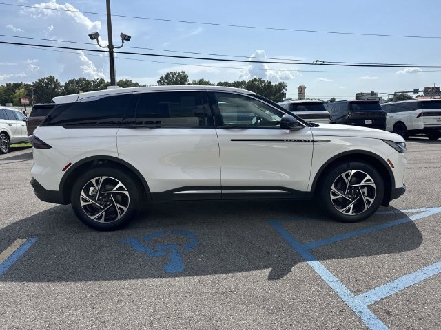 New 2026 Lincoln Nautilus Premier AWD/4WD image 3