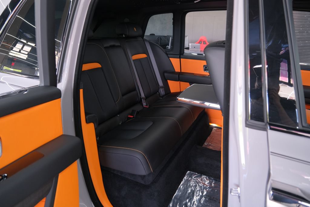 Used 2026 Rolls-Royce Cullinan AWD/4WD image 14