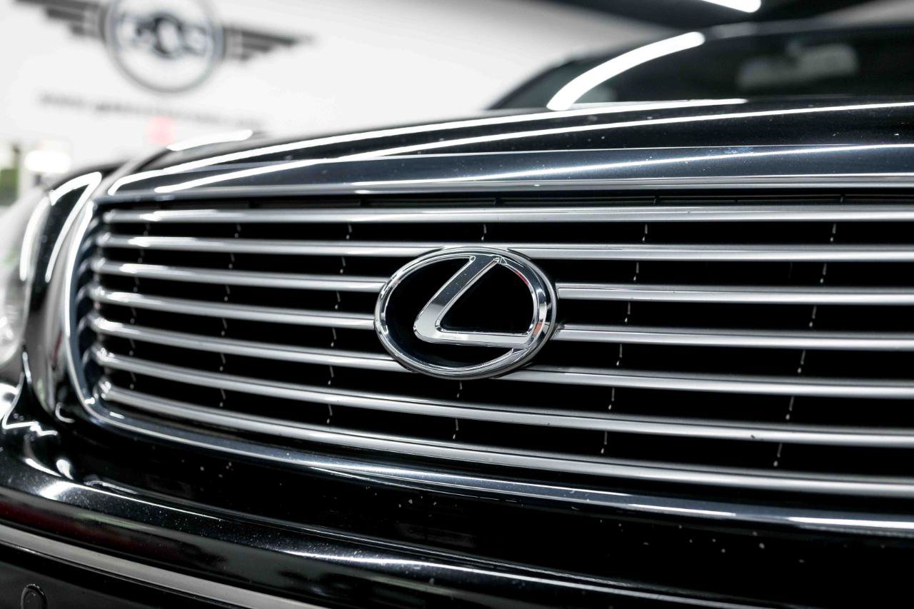 Used 2004 Lexus LS 430 RWD image 14
