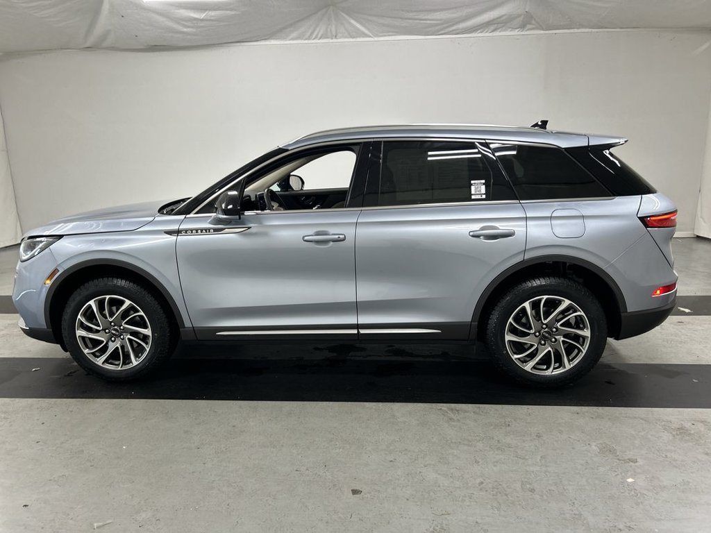 Used 2022 Lincoln Corsair AWD w/ Equipment Group 101A image 6