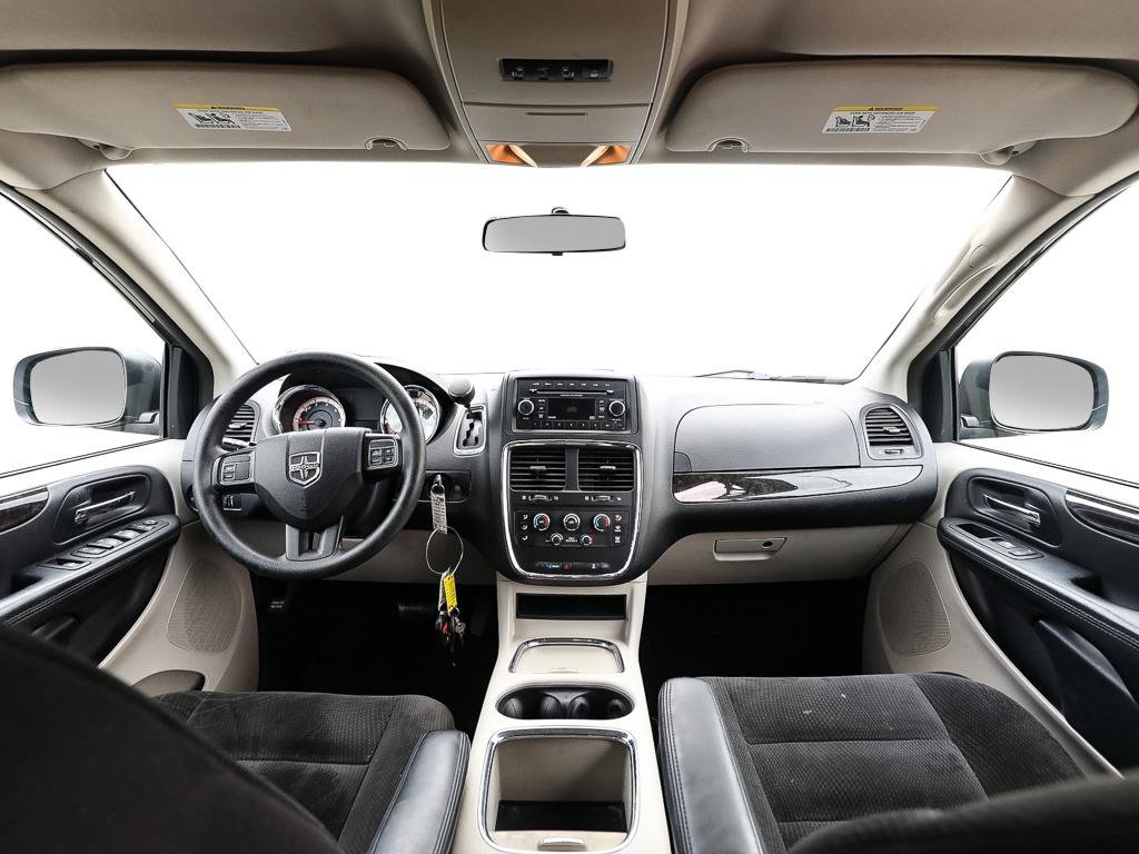 Used 2016 Dodge Grand Caravan SXT FWD image 25