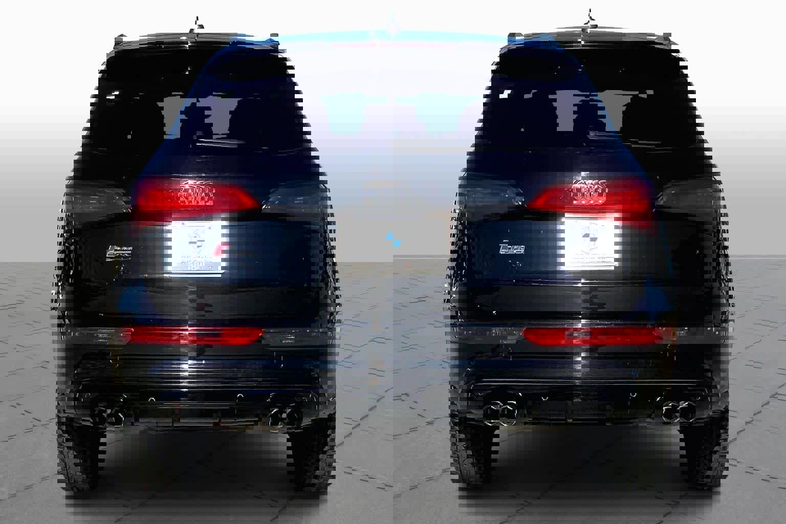 Used 2017 Audi SQ5 Premium Plus w/ Technology Package image 4