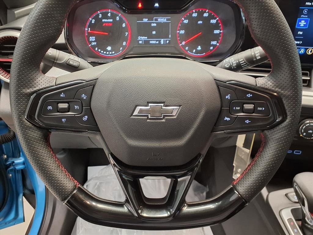 Used 2025 Chevrolet Trax RS w/ Driver Confidence Package image 13