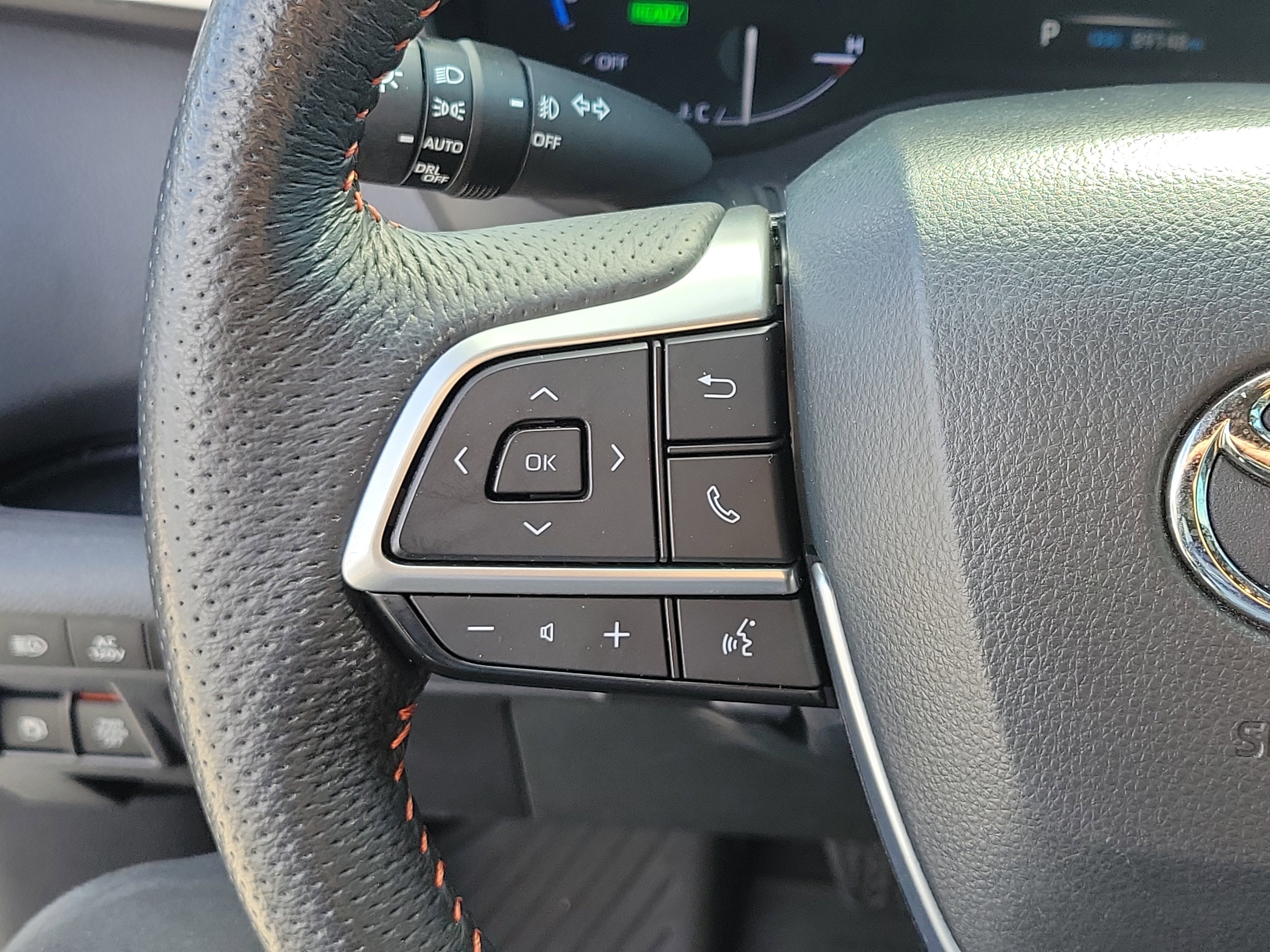 Used 2023 Toyota Sienna XSE w/ XSE Plus Package image 28