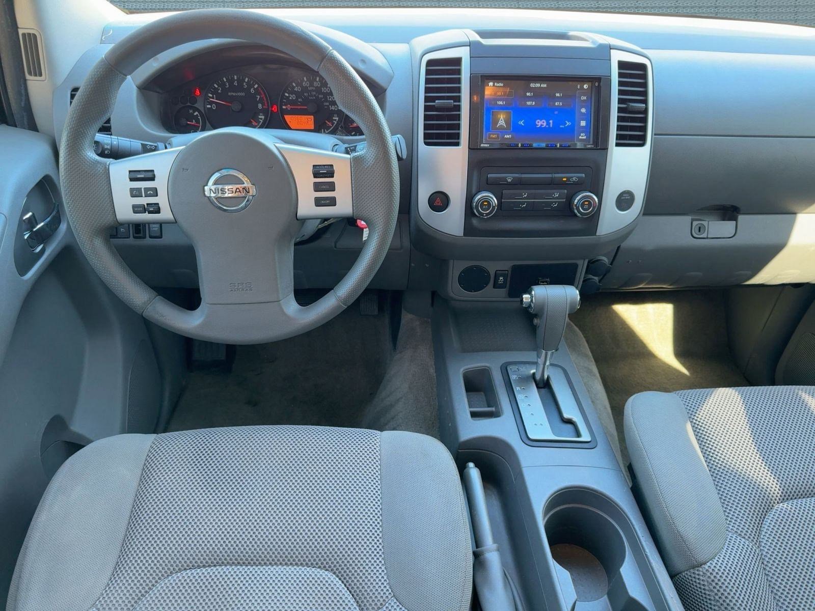 Used 2014 Nissan Frontier SV image 27