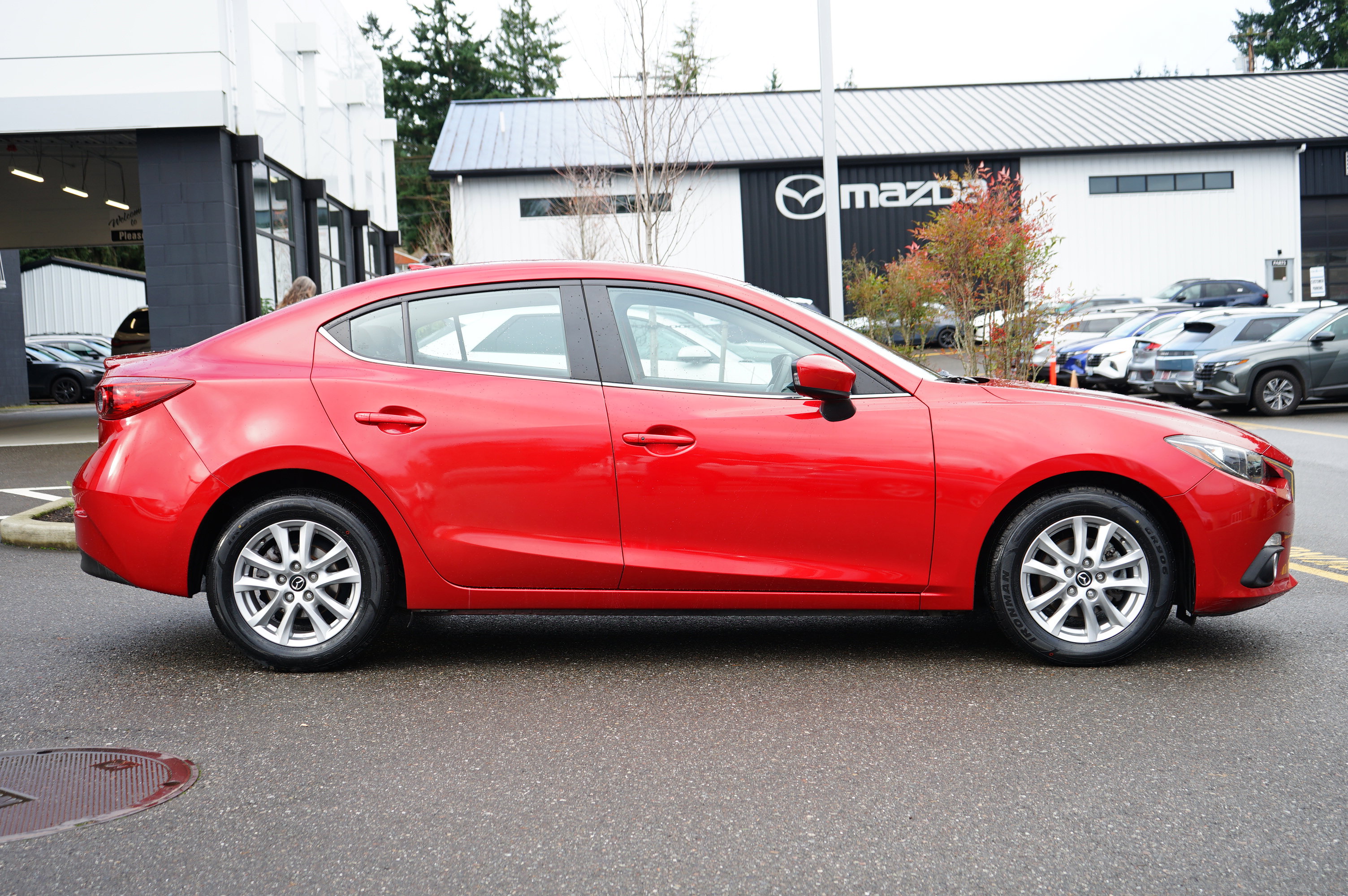 Used 2014 MAZDA MAZDA3 i Grand Touring image 2