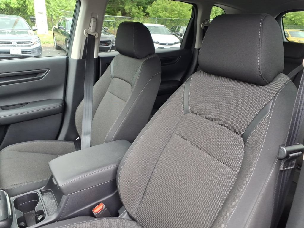 Used 2025 Honda CR-V LX image 9