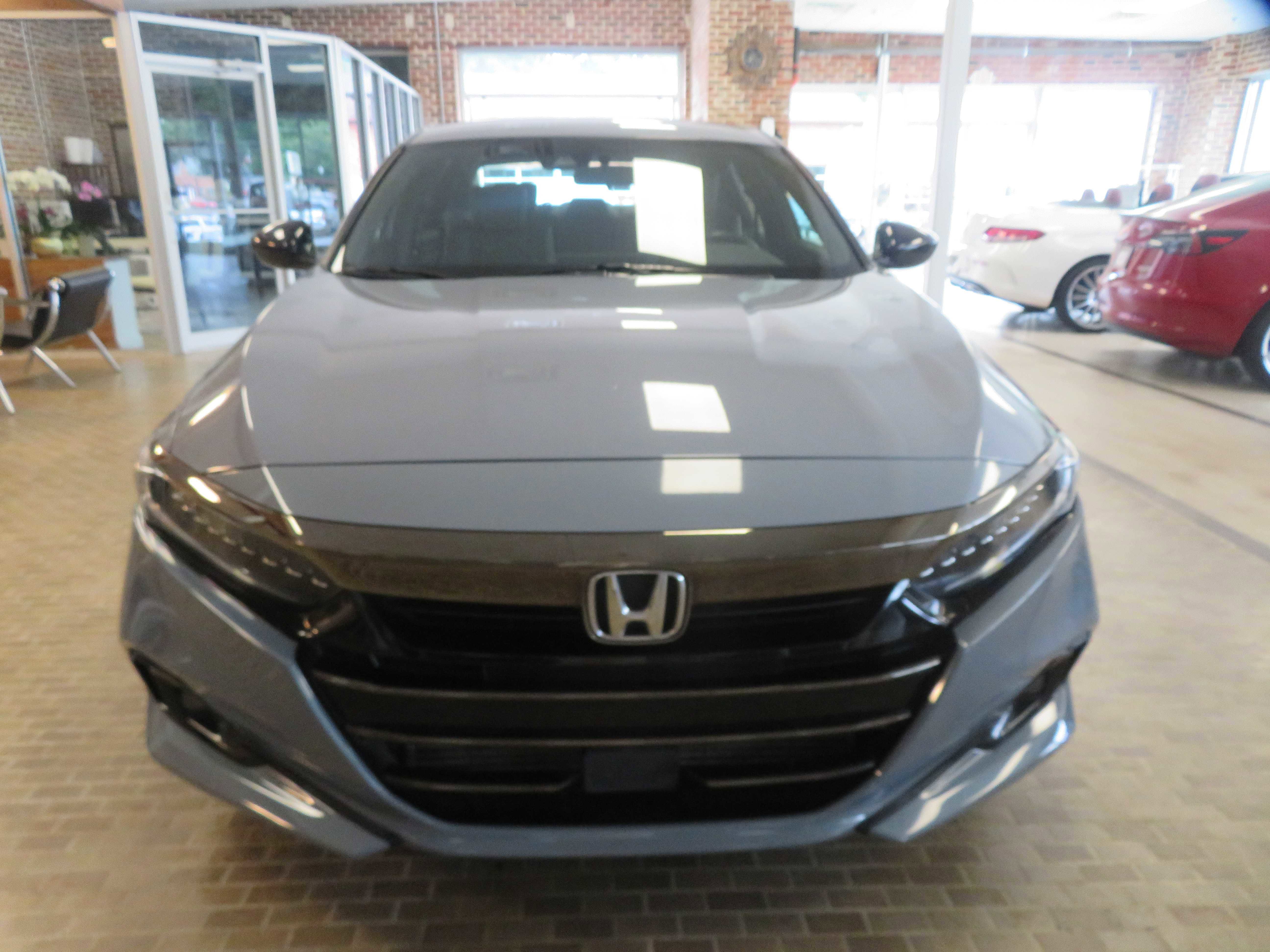 Used 2021 Honda Accord Sport image 2