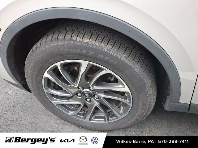 Used 2020 Lincoln Corsair AWD w/ Equipment Group 101A image 9