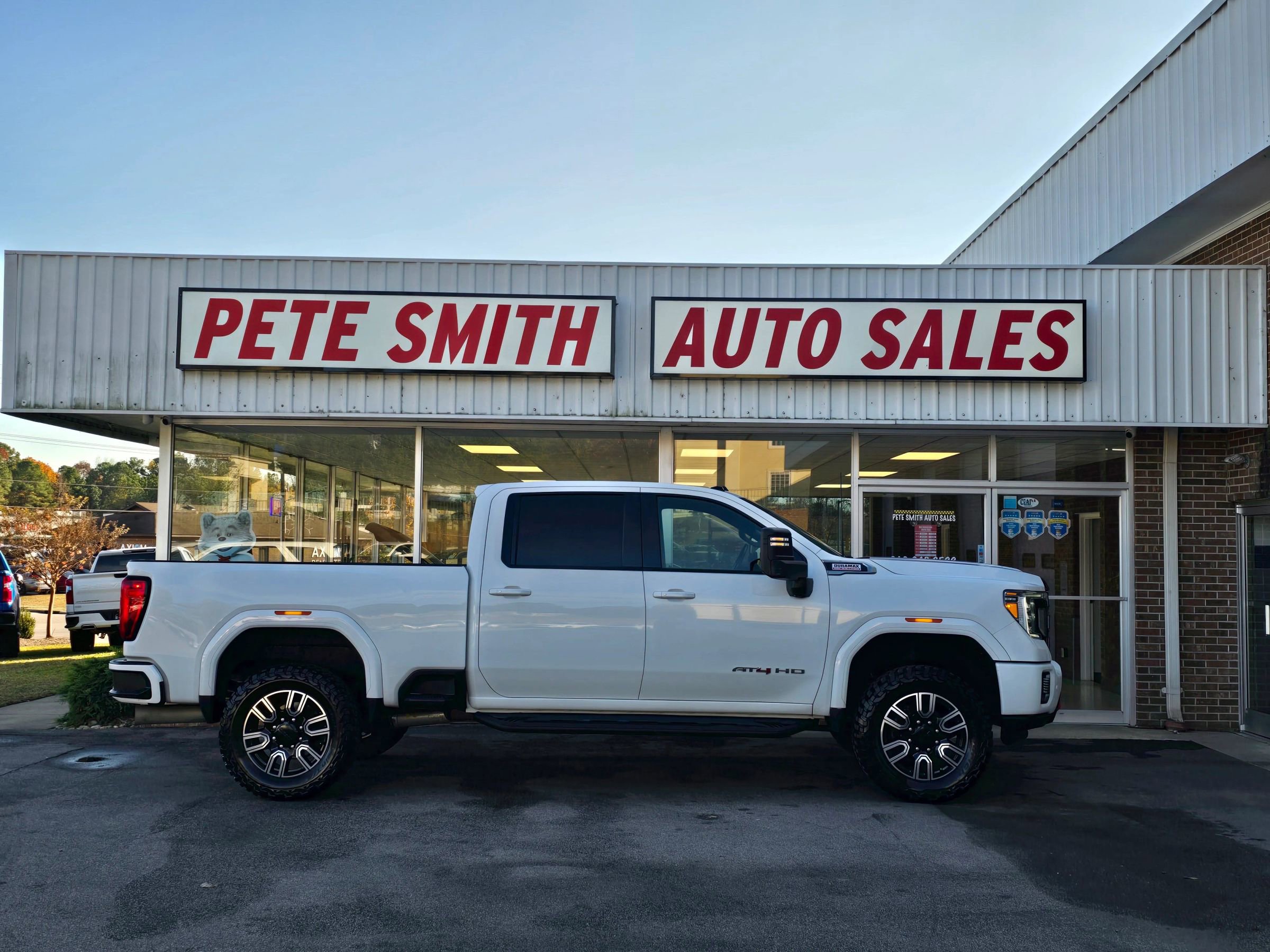 Used 2020 GMC Sierra 2500 AT4 w/ AT4 Premium Package image 2
