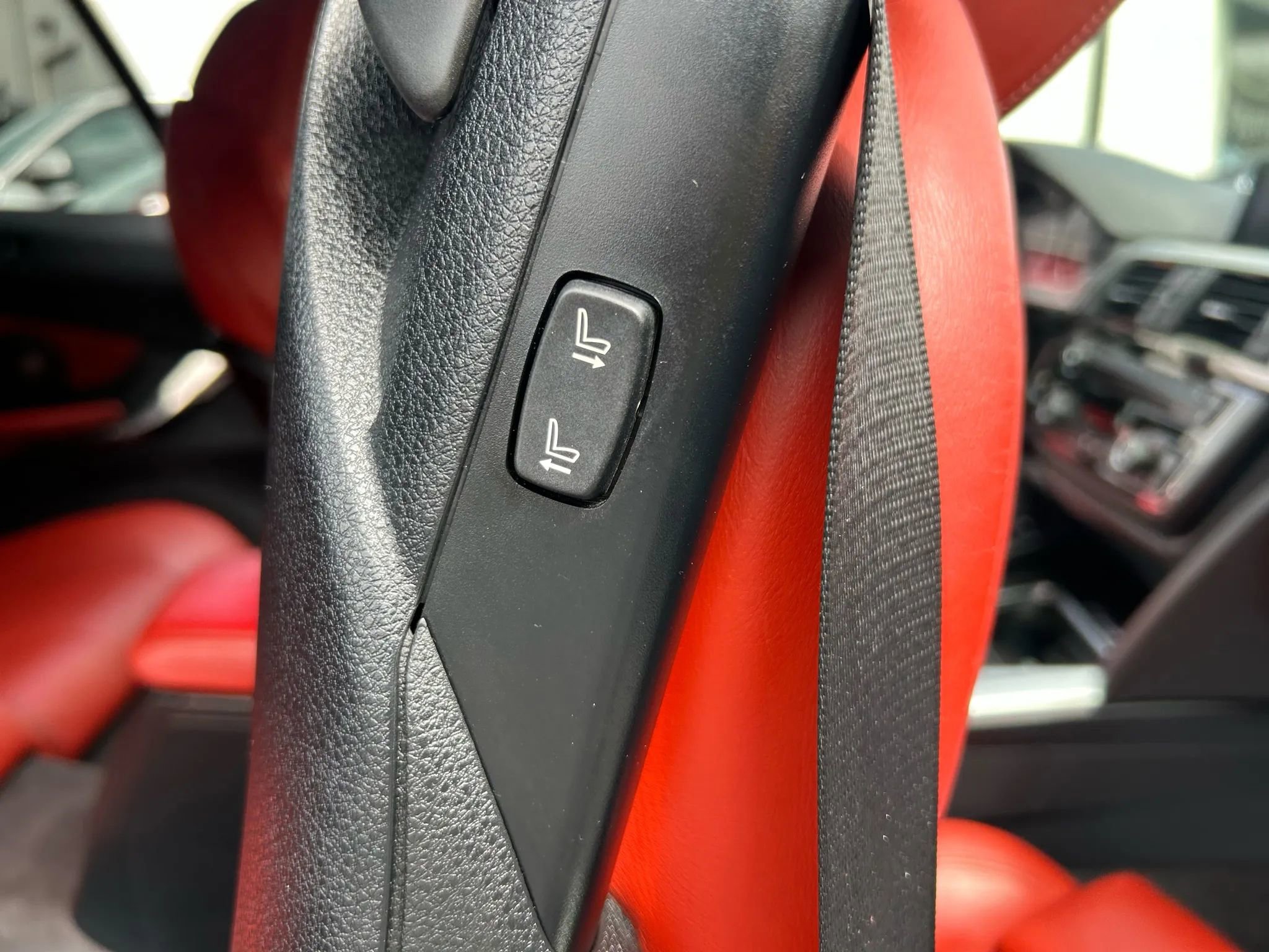 Used 2015 BMW M4 Convertible image 55