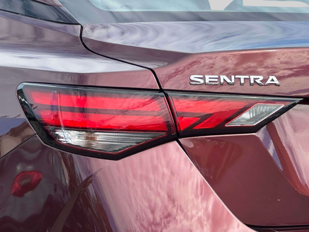 Used 2024 Nissan Sentra SV FWD image 8