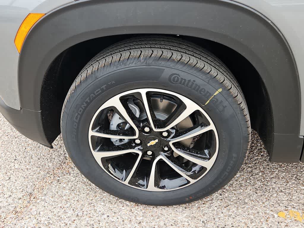 Used 2025 Chevrolet TrailBlazer LT FWD image 16
