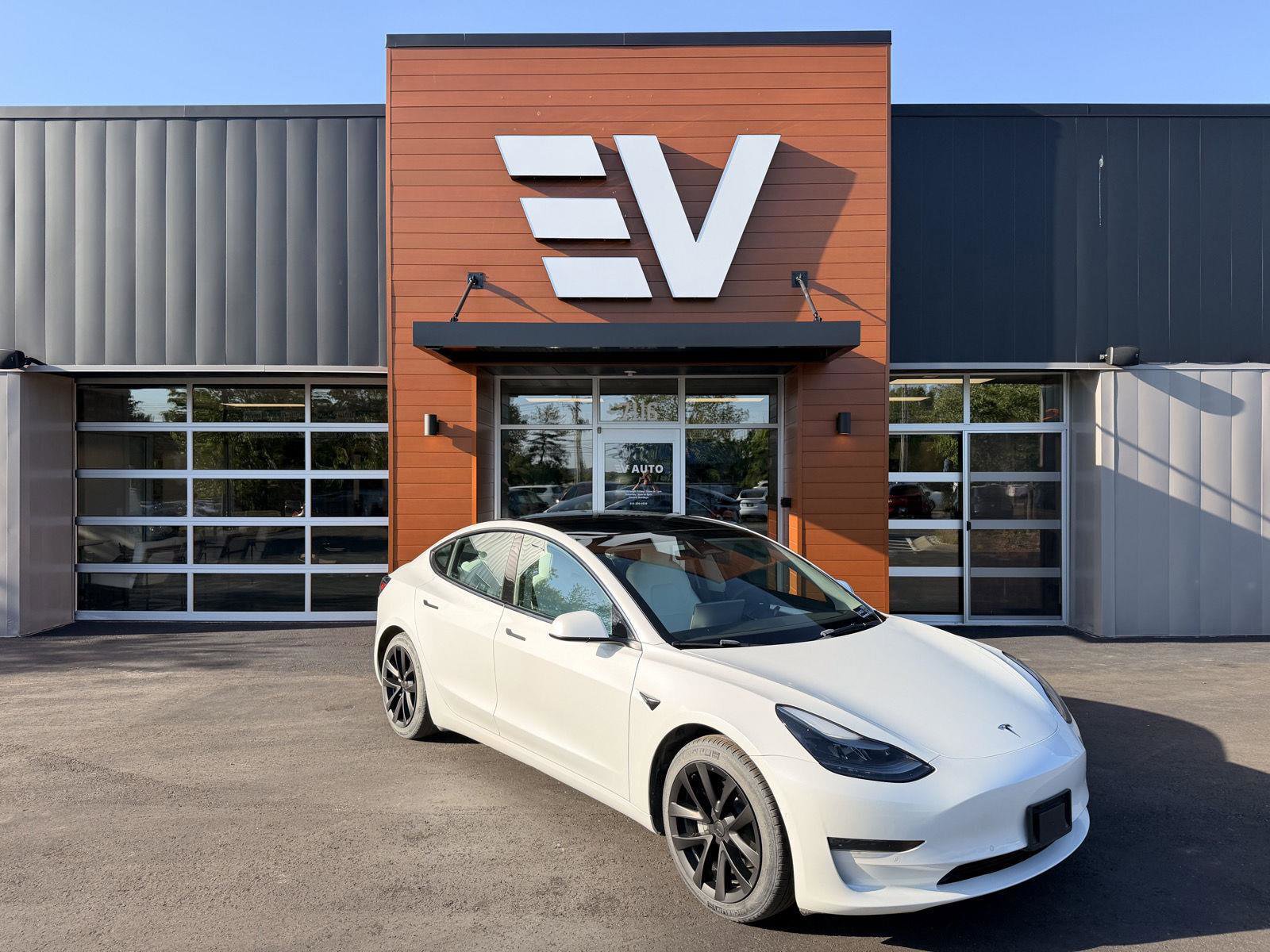 Used 2021 Tesla Model 3 Standard Range Plus RWD image 1