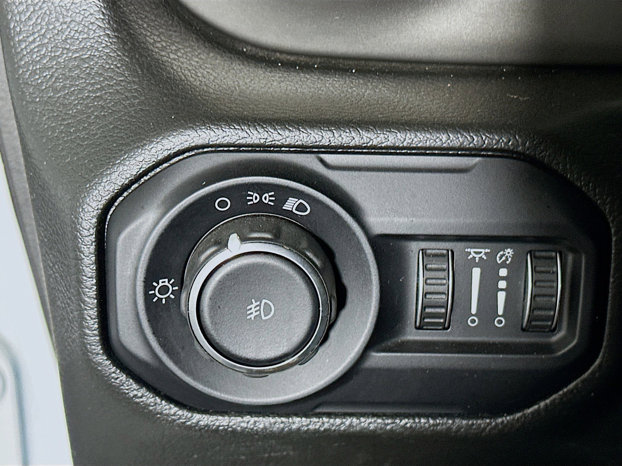 Used 2022 Jeep Wrangler Unlimited Sport image 17