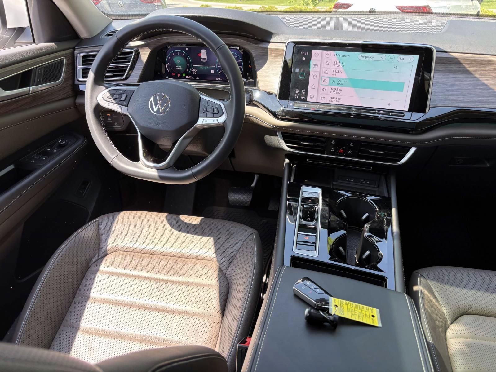 Used 2024 Volkswagen Atlas SEL AWD/4WD image 29