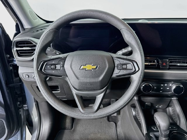 Used 2025 Chevrolet TrailBlazer LT AWD/4WD image 12