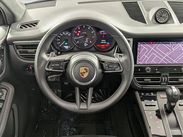 Certified 2022 Porsche Macan image 15