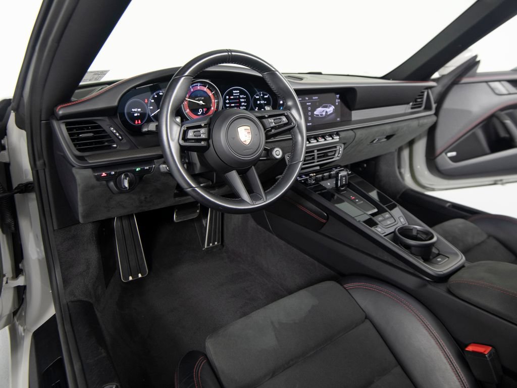 Certified 2022 Porsche 911 Carrera GTS RWD image 4