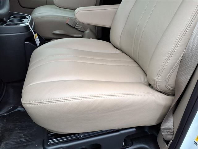 New 2025 Chevrolet Express 2500 image 10