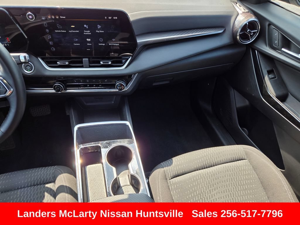 Used 2025 Chevrolet Equinox LT AWD/4WD image 16