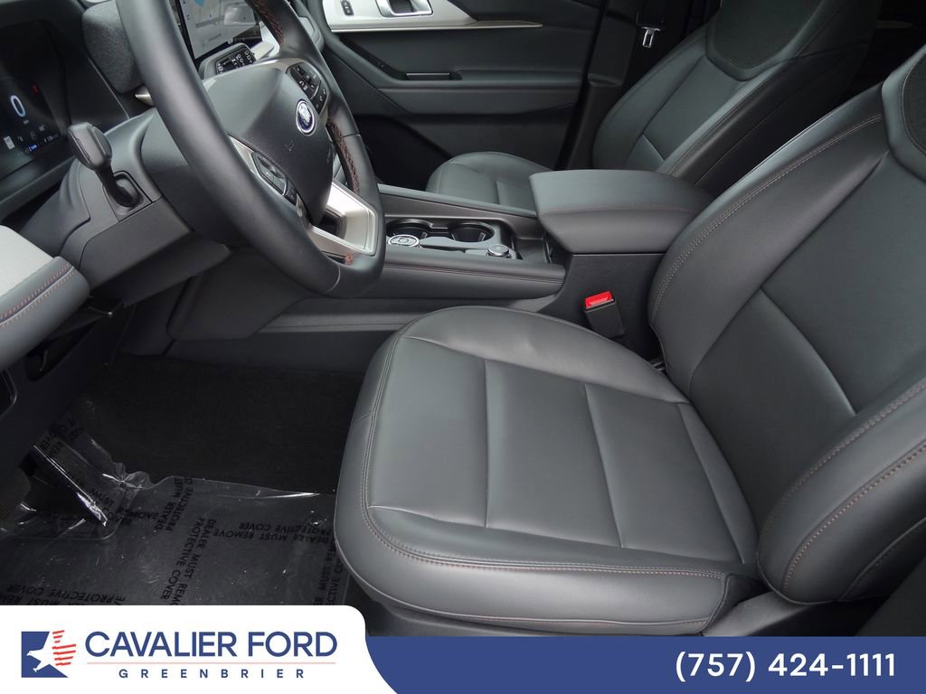 Used 2026 Ford Explorer Active w/ Active Comfort Package AWD/4WD image 6