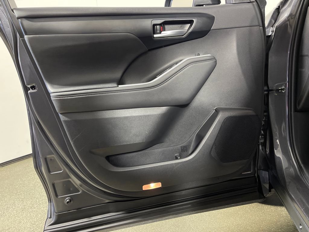 Certified 2025 Toyota Highlander XSE AWD/4WD image 17