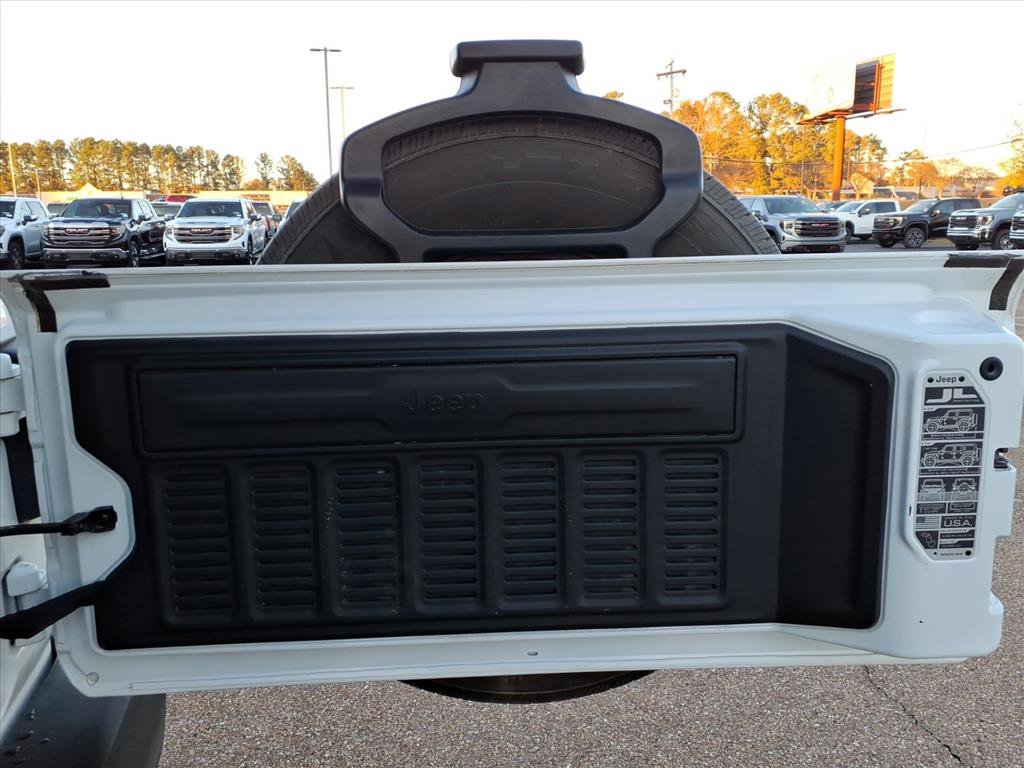 Used 2023 Jeep Wrangler Sport S image 6