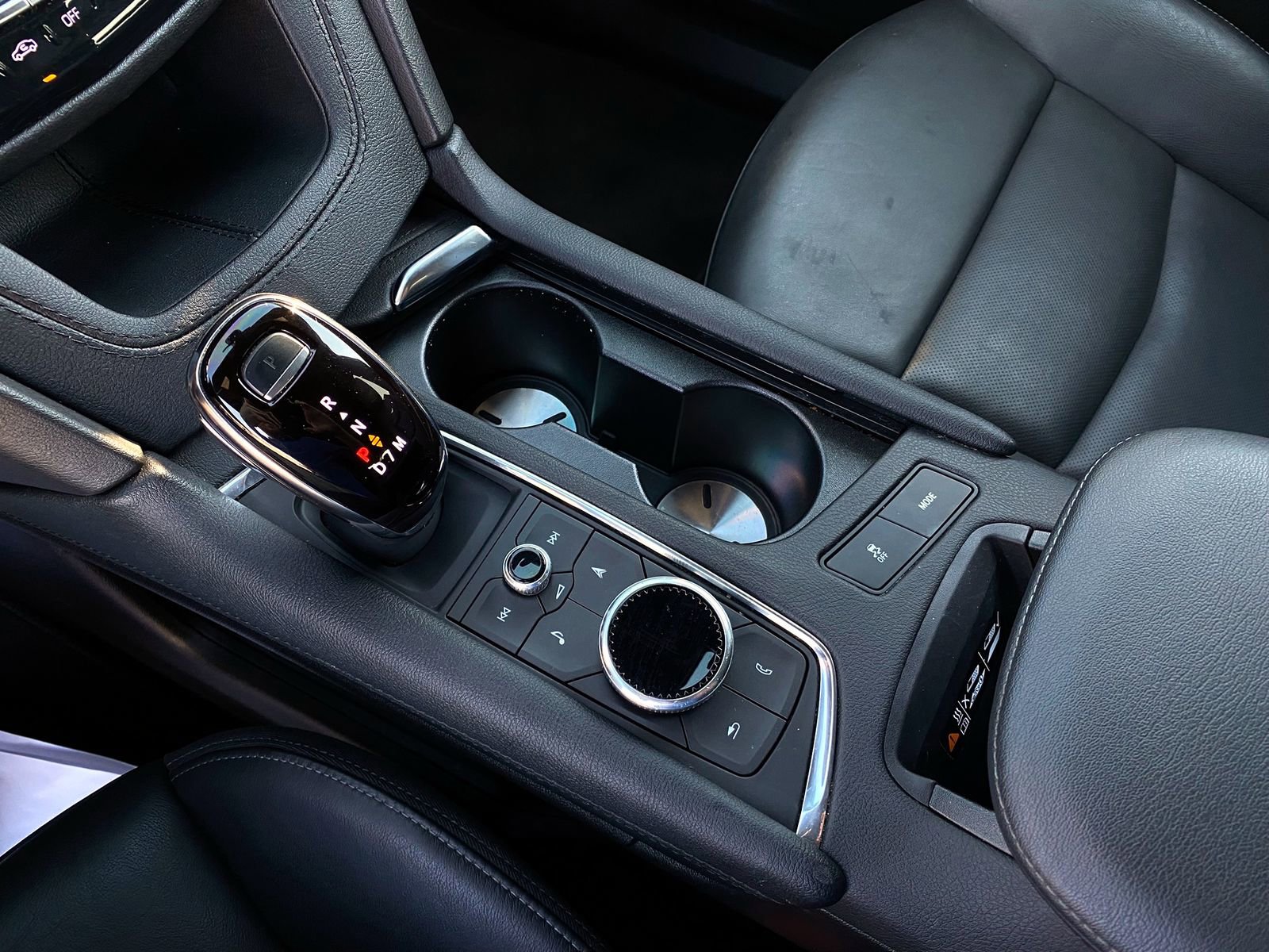 Used 2024 Cadillac XT6 Premium Luxury image 16