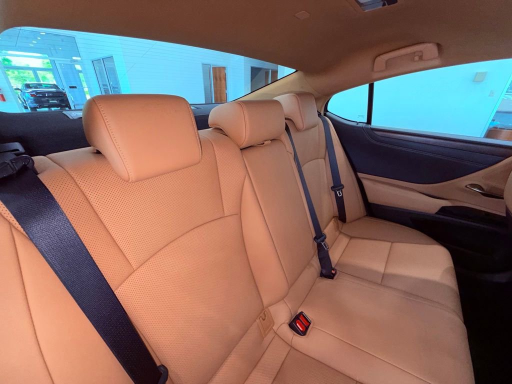 Certified 2024 Lexus ES 350 w/ Premium Package image 14