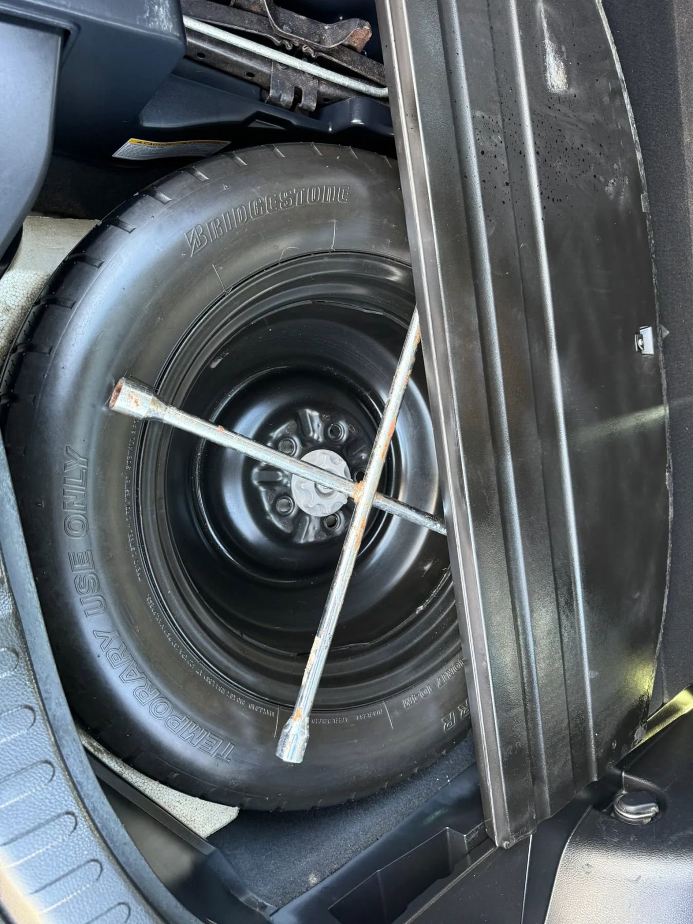 Used 2017 Toyota RAV4 LE image 28