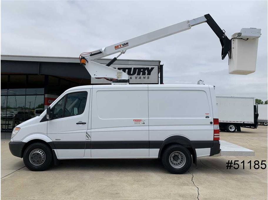 Used 2013 Freightliner Sprinter 3500 image 6