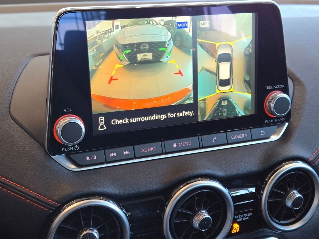 Used 2025 Nissan Sentra SR w/ SR Premium Package image 29