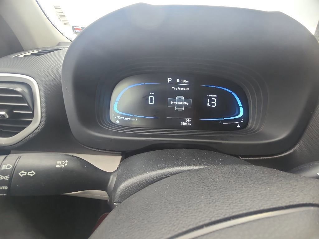 Used 2025 Hyundai Venue SEL FWD image 9