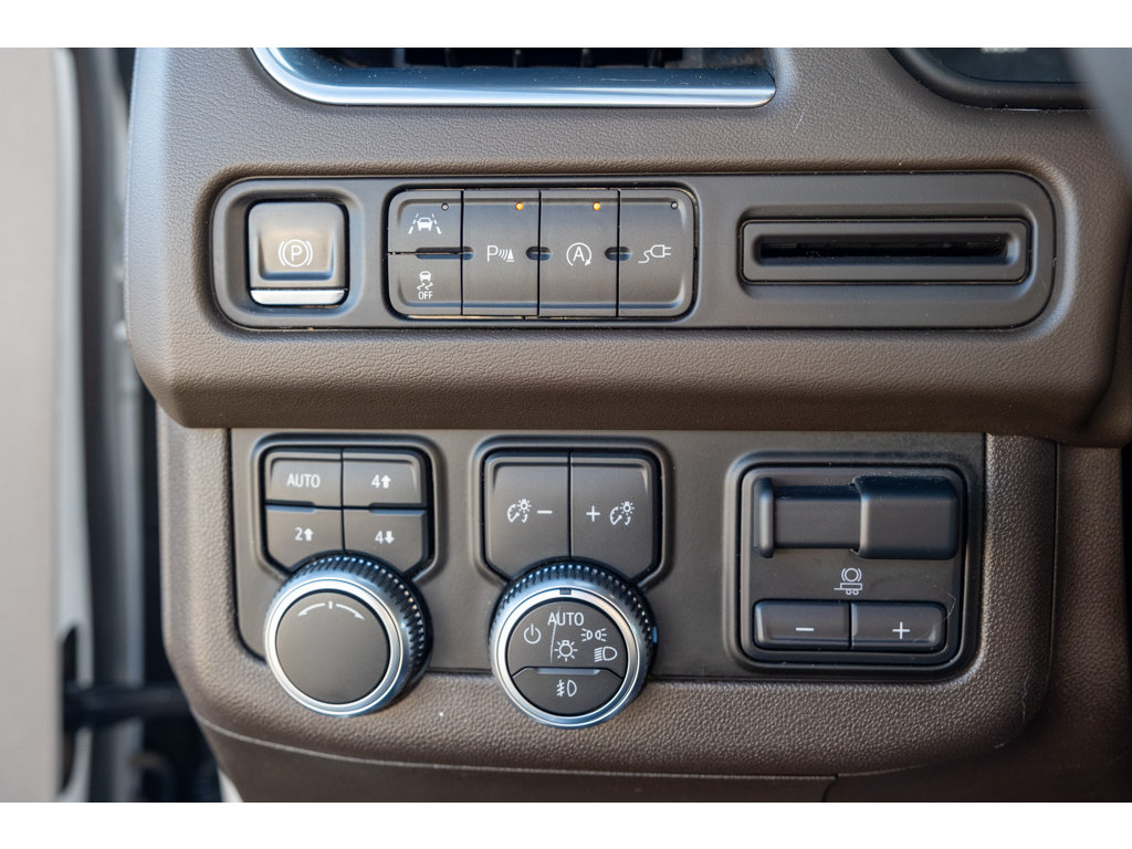 Used 2021 GMC Yukon SLT w/ SLT Luxury Plus Package AWD/4WD image 30