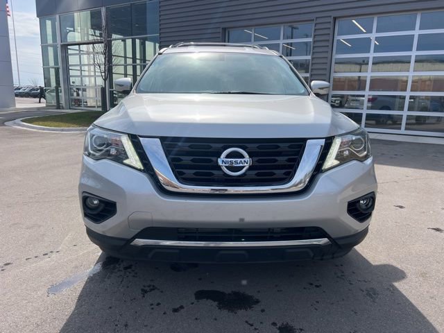 Used 2018 Nissan Pathfinder SV w/ SV Tech Package image 2