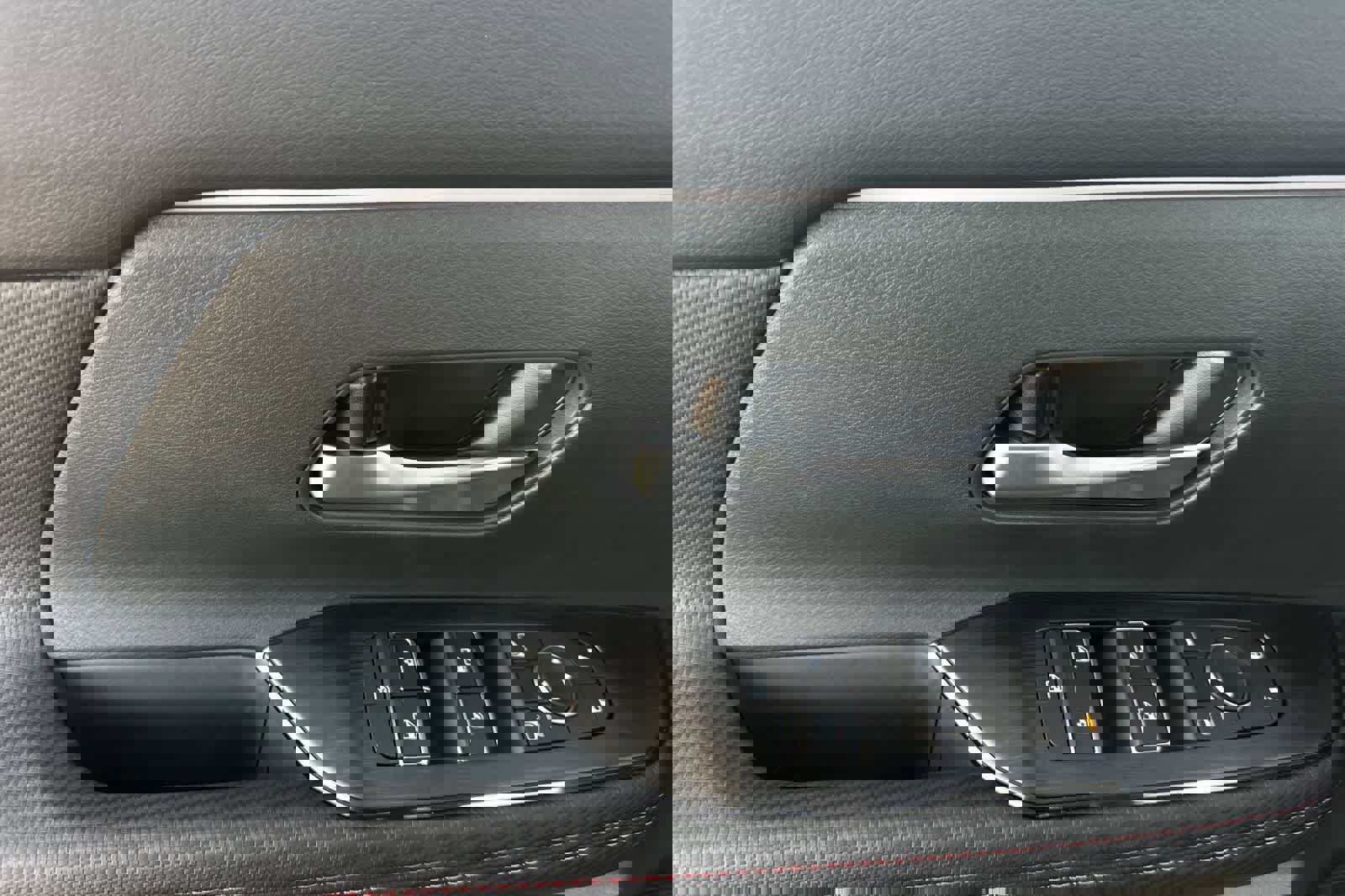 New 2026 Nissan Kicks SR image 12