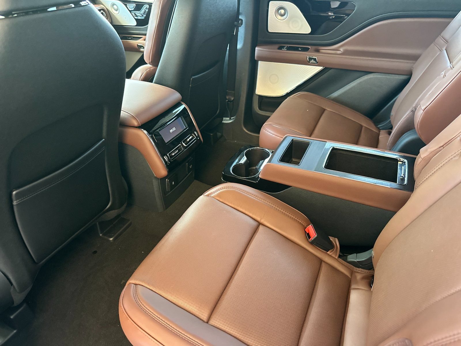New 2026 Lincoln Aviator Reserve AWD/4WD image 11