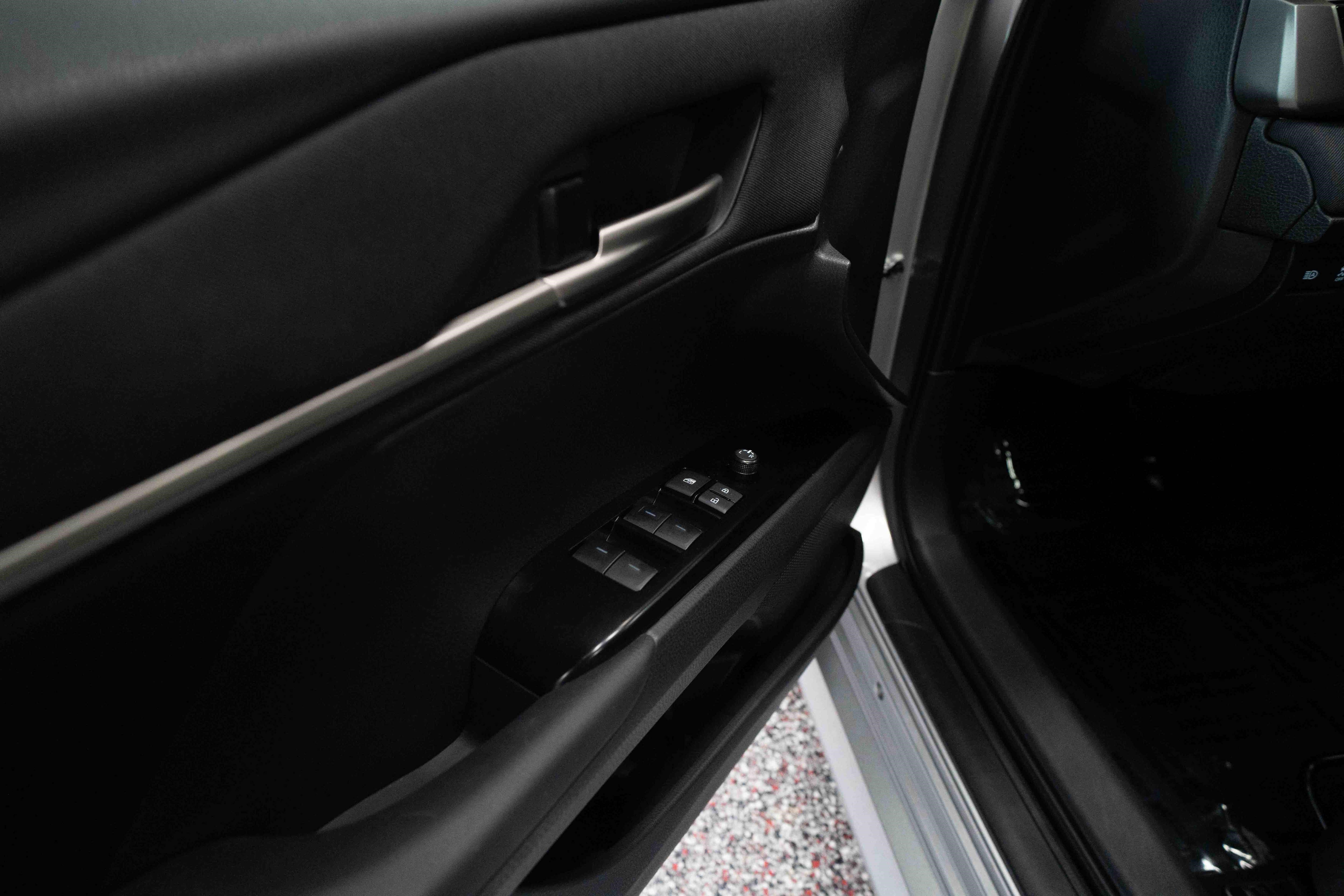 Used 2026 Toyota Camry LE FWD image 7