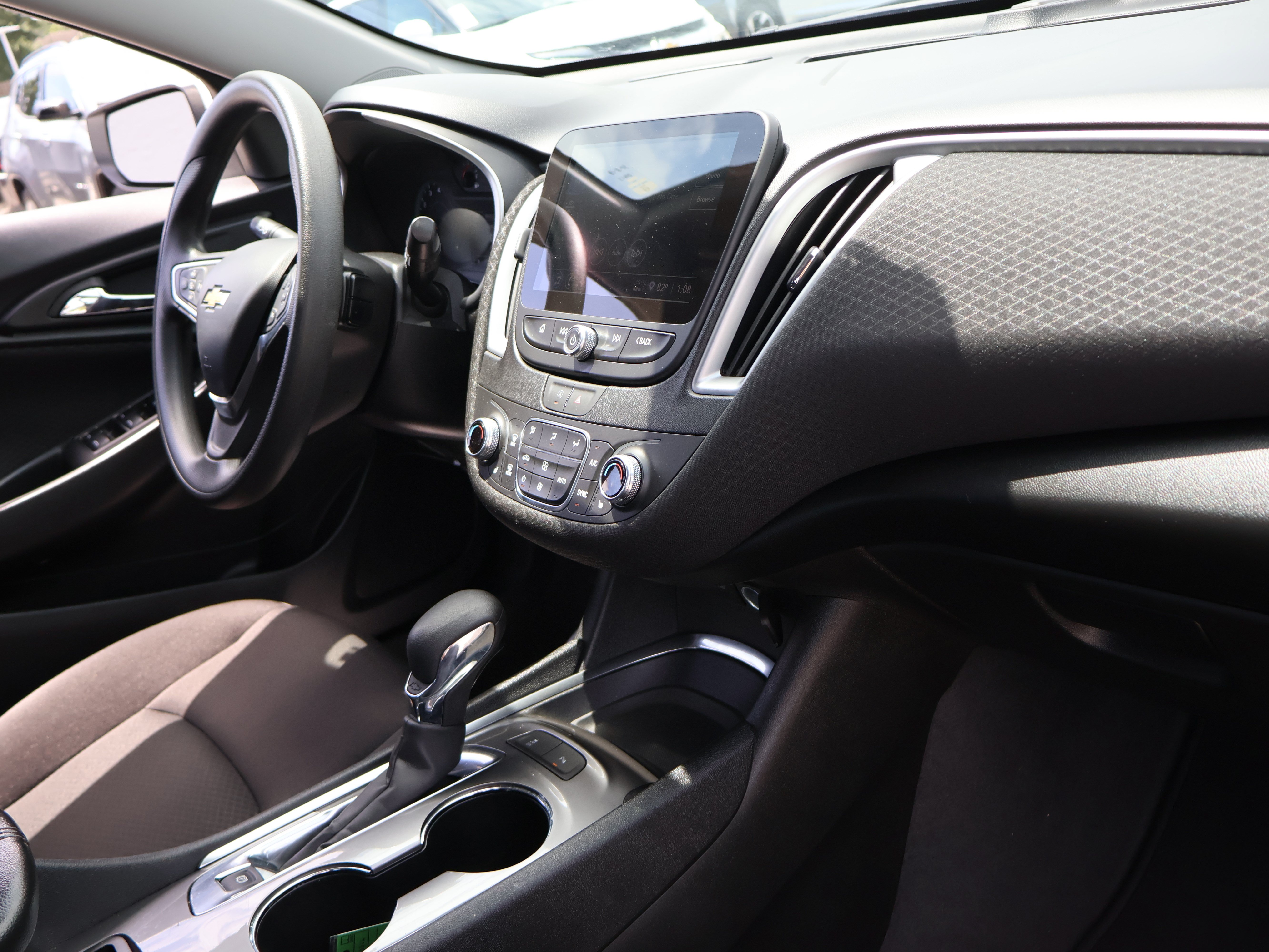Used 2024 Chevrolet Malibu LT FWD image 13