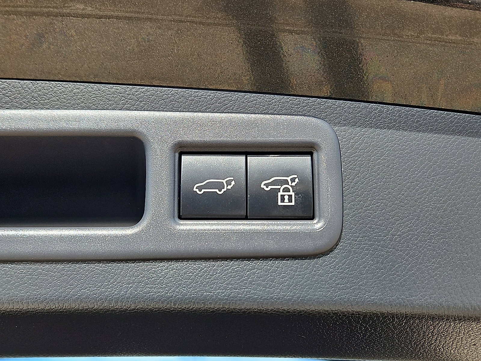 Used 2025 Lexus RX 450h Luxury w/ Convenience Package image 8