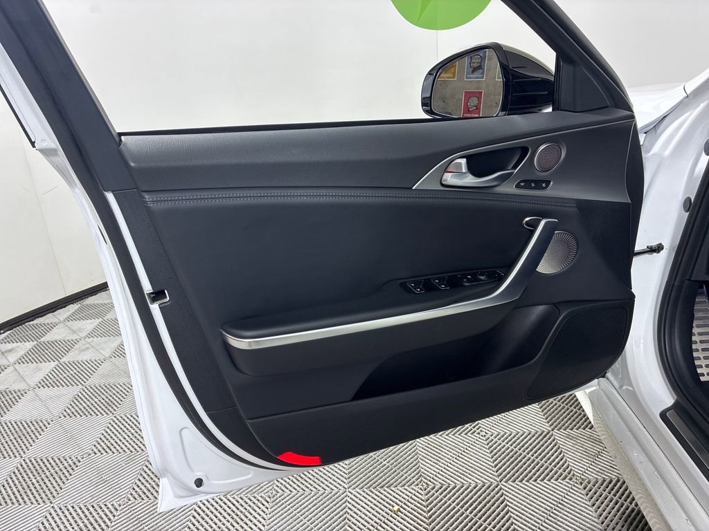 Used 2020 Kia Stinger GT1 image 24