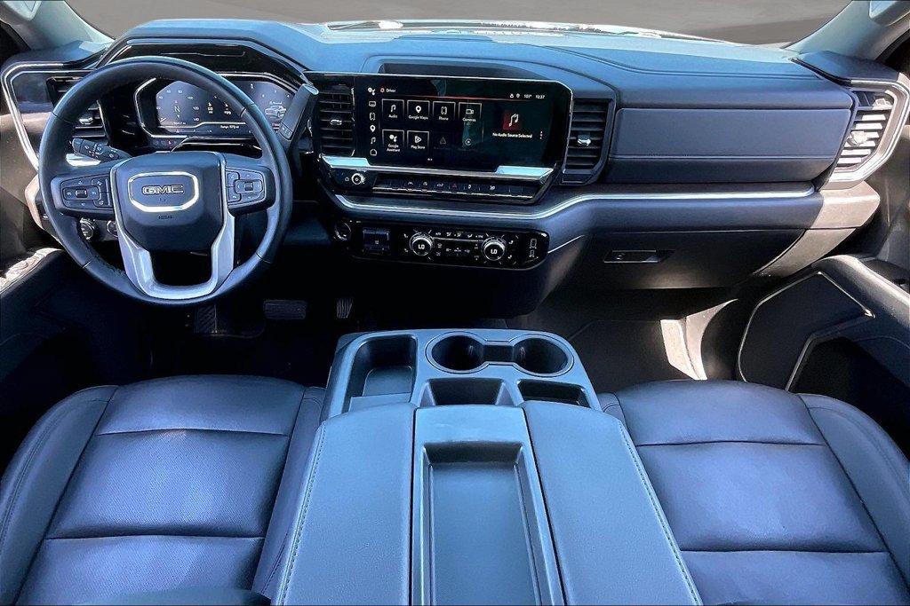 Used 2025 GMC Sierra 1500 SLT AWD/4WD image 8