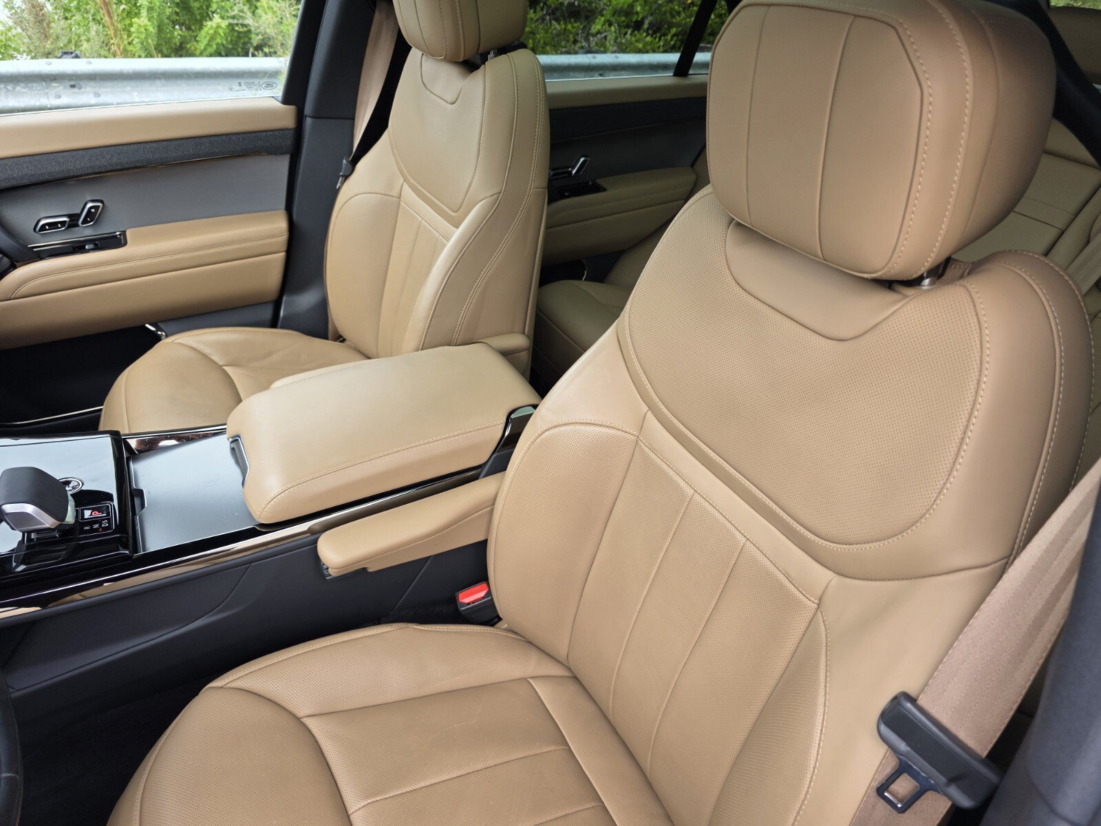 Certified 2024 Land Rover Range Rover Sport SE AWD/4WD image 12