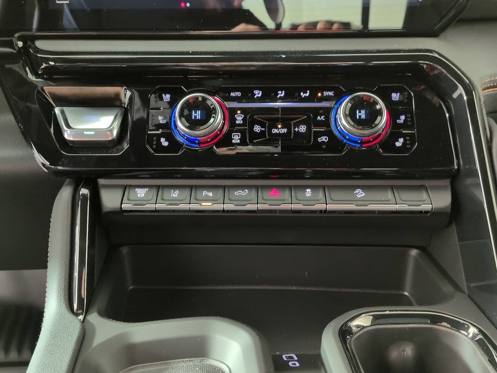 New 2026 GMC Sierra 2500 AT4 w/ AT4 Premium Plus Package AWD/4WD image 15